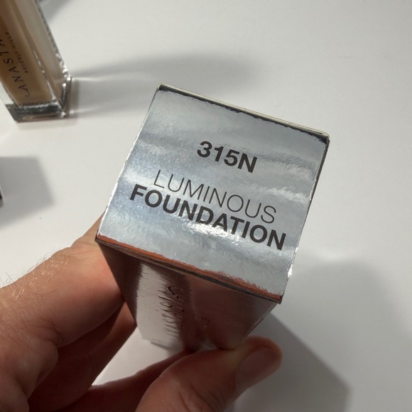 ABH 315N Luminous Foundation - Picture 3 of 7